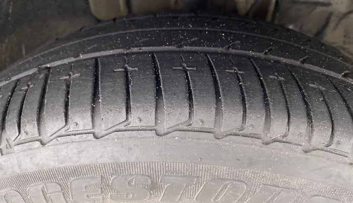 2018 Tata TIGOR Revotron XZA 1.2, Petrol, Automatic, 27,528 km, Right Front Tyre Tread
