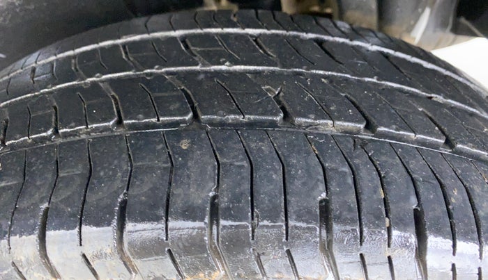 2018 Maruti Ertiga VXI, Petrol, Manual, 65,982 km, Left Rear Tyre Tread
