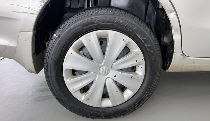 2018 Maruti Ertiga VXI, Petrol, Manual, 65,982 km, Right Rear Wheel