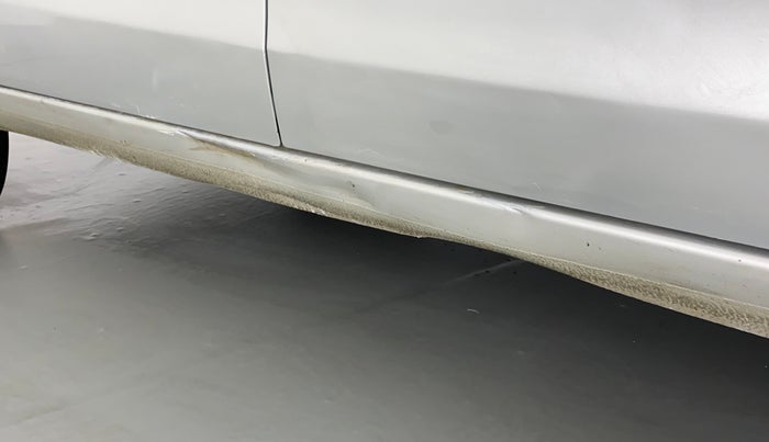 2018 Maruti Ertiga VXI, Petrol, Manual, 65,982 km, Right running board - Slightly dented