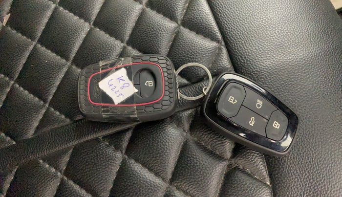 2020 Tata NEXON XZ PLUS PETROL, Petrol, Manual, 39,451 km, Key Close Up