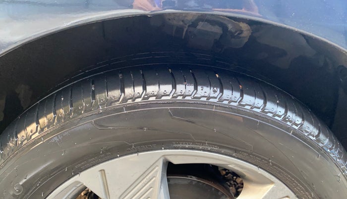 2020 Hyundai Verna SX 1.5 VTVT, Petrol, Manual, 1,02,910 km, Left Front Tyre Tread