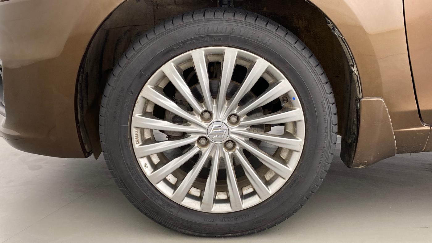 2016 Maruti Ciaz ZXI PLUS, Petrol, Manual, 73,792 km, Left Front Wheel
