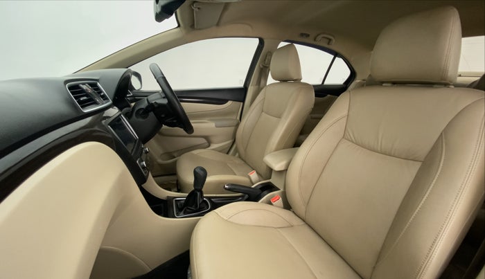 2016 Maruti Ciaz ZXI PLUS, Petrol, Manual, 73,792 km, Right Side Front Door Cabin