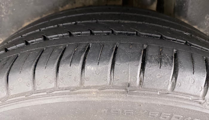 2016 Maruti Ciaz ZXI PLUS, Petrol, Manual, 73,792 km, Left Rear Tyre Tread