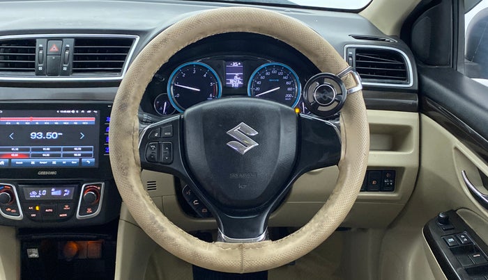 2016 Maruti Ciaz ZDI+ SHVS, Diesel, Manual, 98,473 km, Steering Wheel Close Up