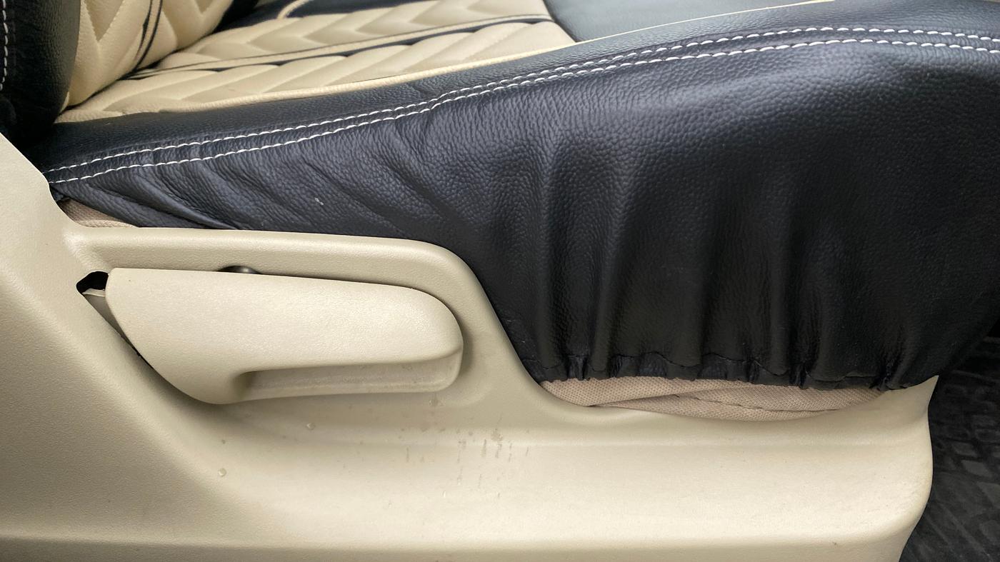 2015 Maruti Swift Dzire VXI, Petrol, Manual, 49,686 km, Driver Side Adjustment Panel