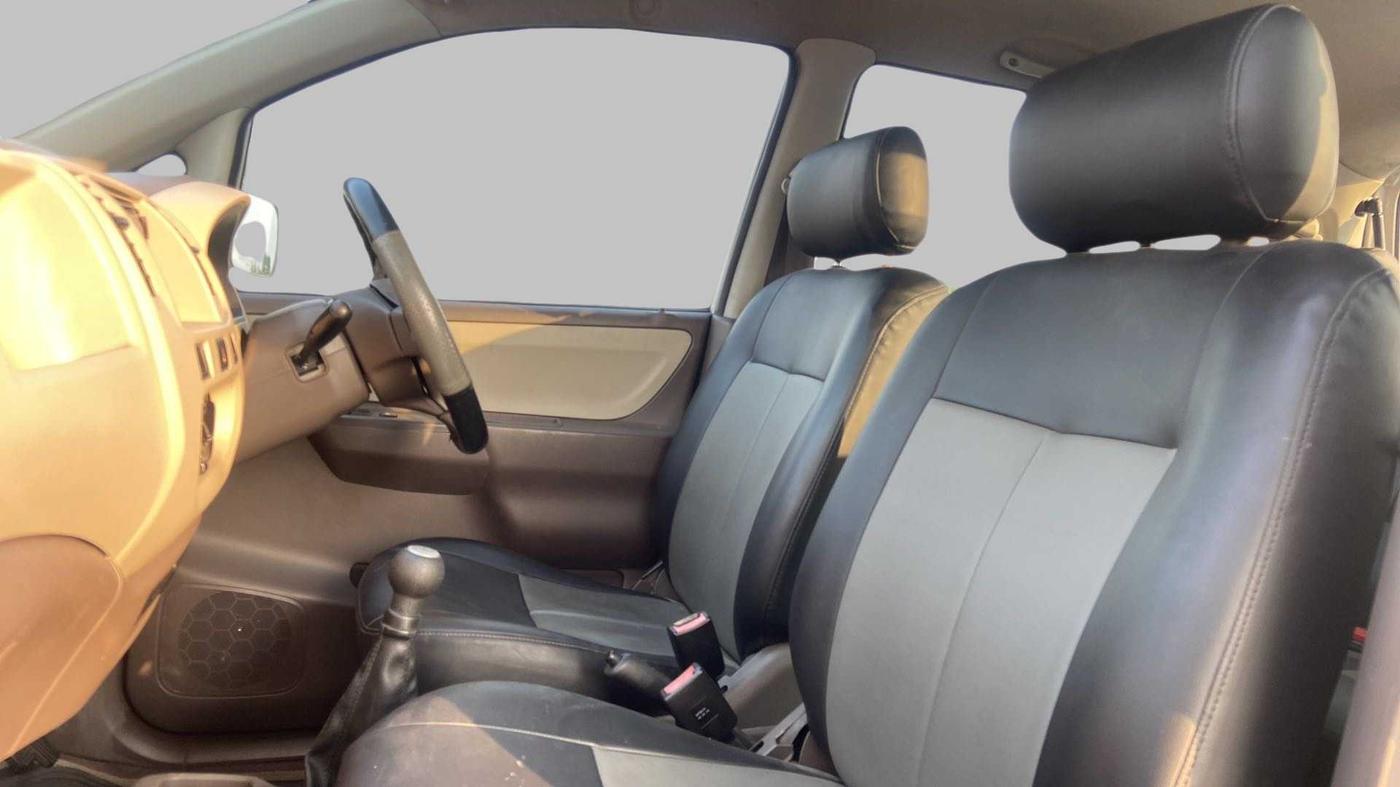 2010 Maruti Zen Estilo LXI, Petrol, Manual, 46,548 km, Right Side Front Door Cabin