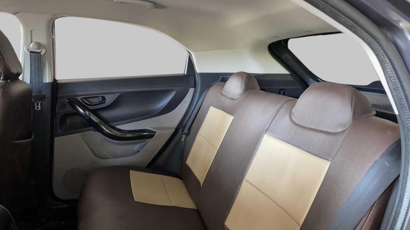 2020 Tata NEXON XM 1.5, Diesel, Manual, 85,898 km, Right Side Rear Door Cabin