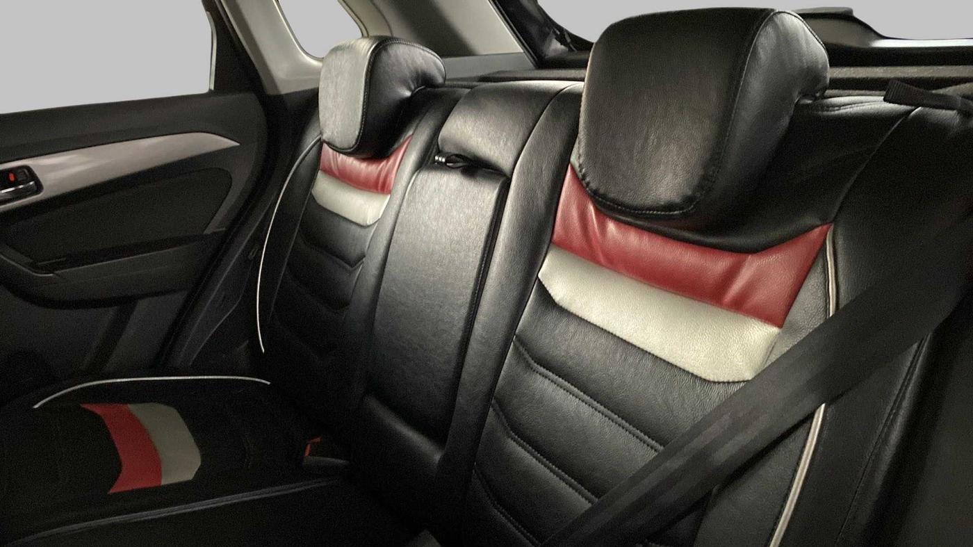 2016 Maruti Vitara Brezza ZDI PLUS DUAL TONE, Diesel, Manual, 63,780 km, Right Side Rear Door Cabin