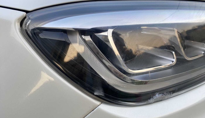 2020 Maruti Vitara Brezza VXI, Petrol, Manual, 23,707 km, Right headlight - Minor damage