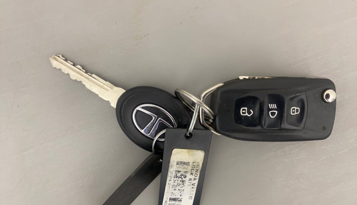 2014 Tata Zest XMS PETROL, Petrol, Manual, 45,009 km, Key Close Up