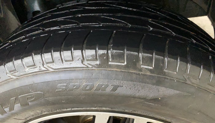 2023 Mahindra XUV300 W4 1.2 PETROL, Petrol, Manual, 84,262 km, Left Rear Tyre Tread