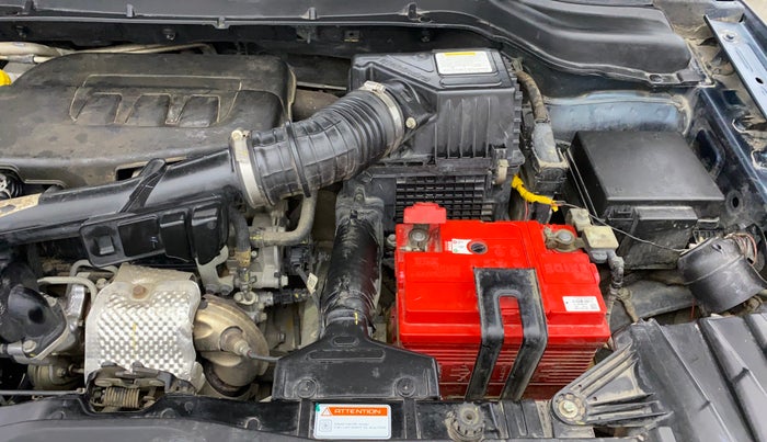 2023 Mahindra XUV300 W4 1.2 PETROL, Petrol, Manual, 84,262 km, Engine View - Left