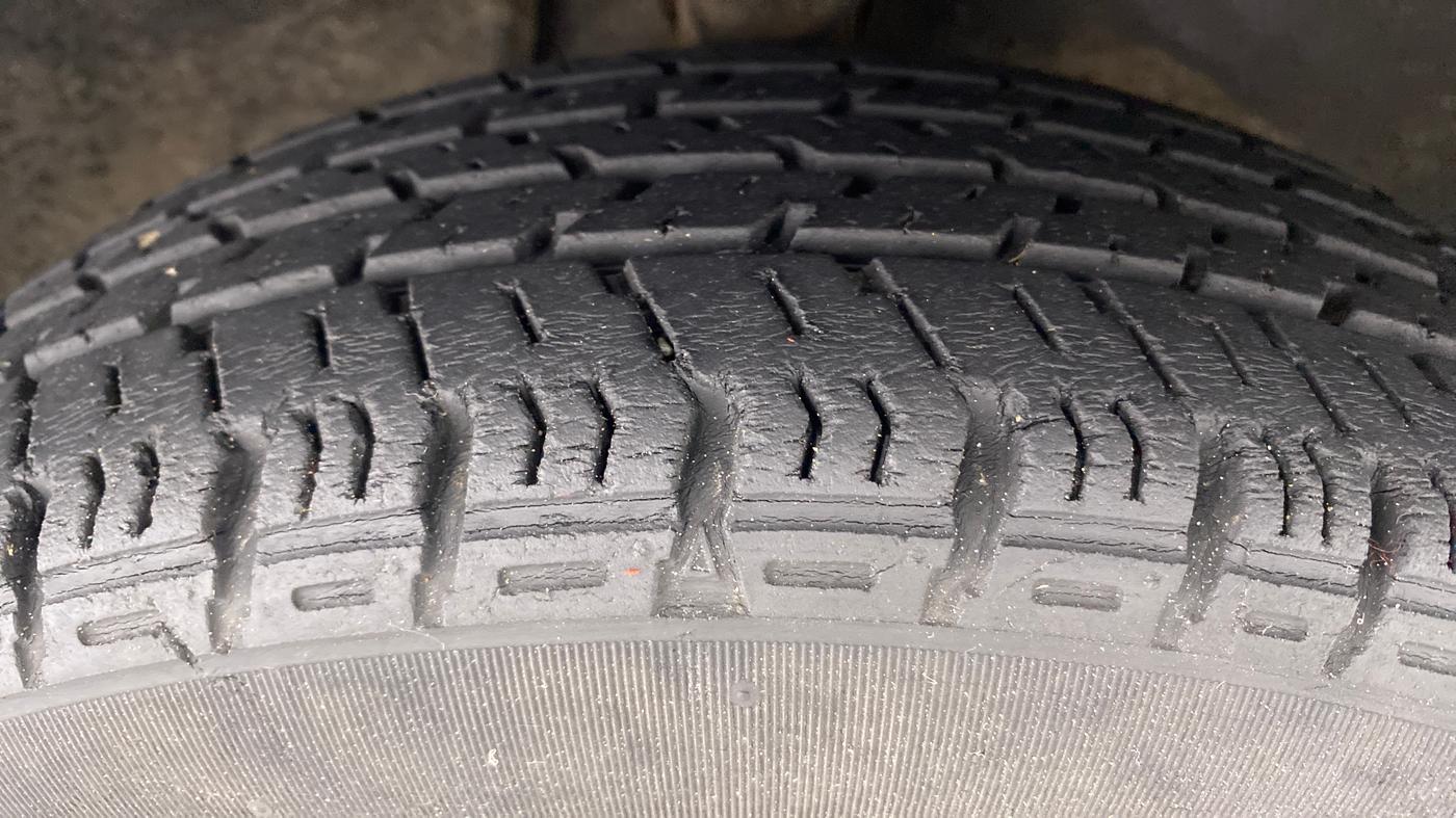 2016 Maruti Alto K10 VXI P, Petrol, Manual, 53,912 km, Right Front Tyre Tread