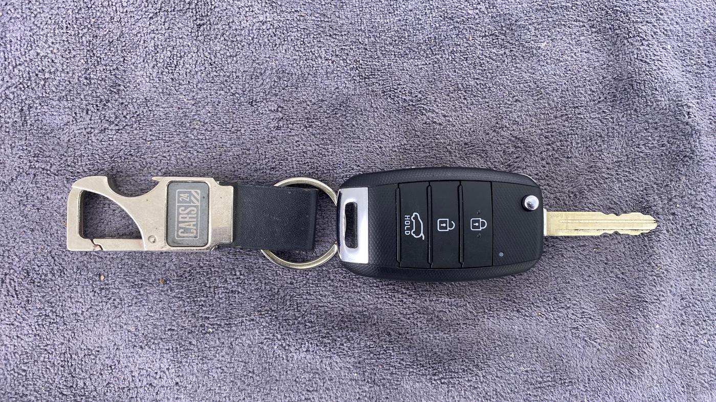 2022 KIA CARENS PRESTIGE 1.4G MT 7STR, Petrol, Manual, 1,931 km, Key Close Up