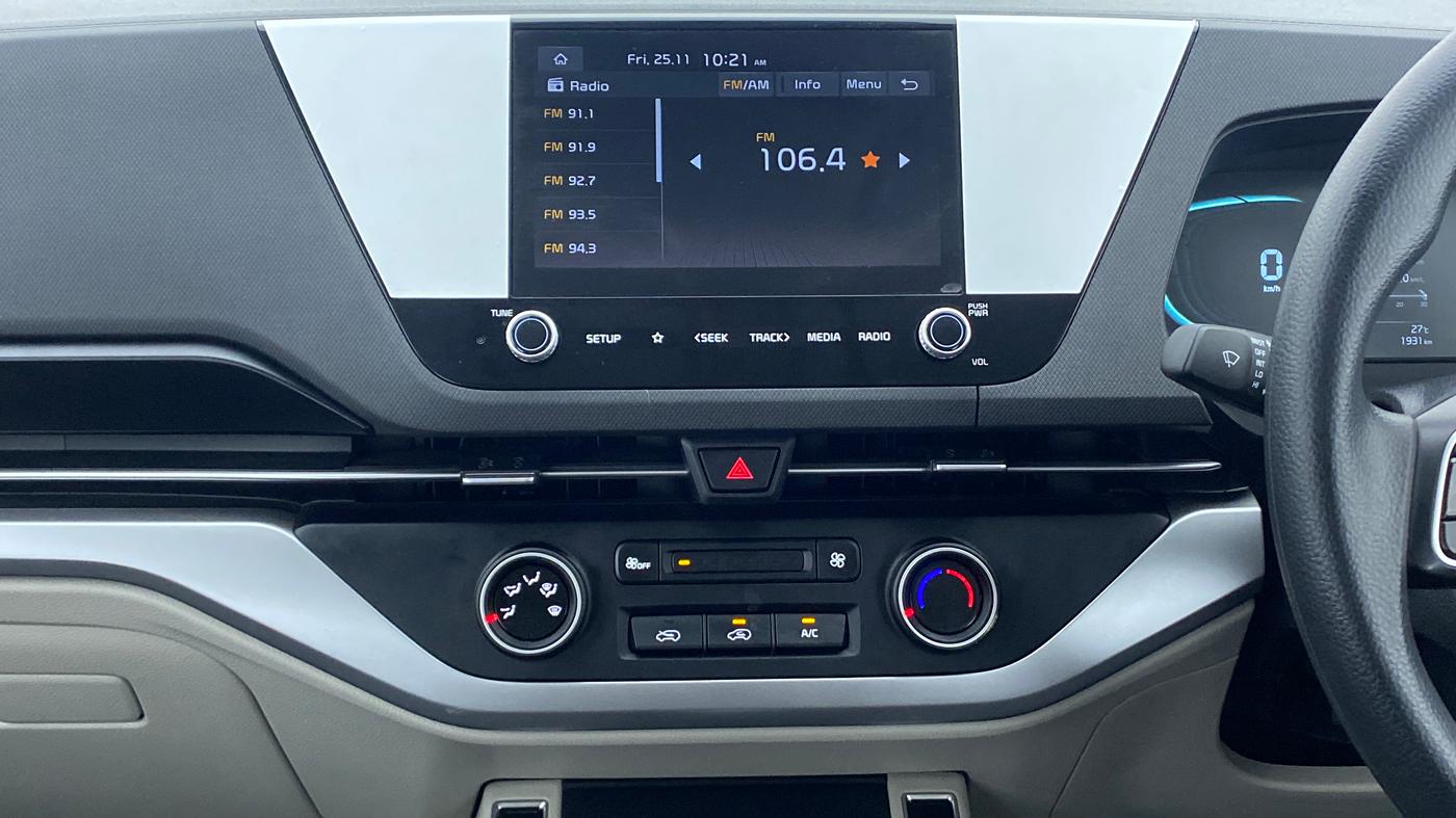 2022 KIA CARENS PRESTIGE 1.4G MT 7STR, Petrol, Manual, 1,931 km, Air Conditioner