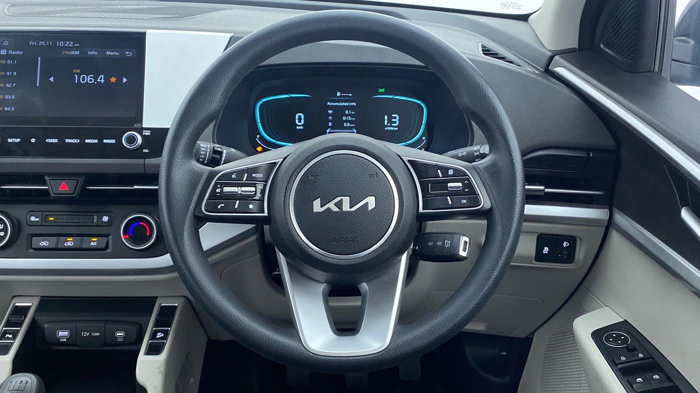 2022 KIA CARENS PRESTIGE 1.4G MT 7STR, Petrol, Manual, 1,931 km, Steering Wheel Close Up