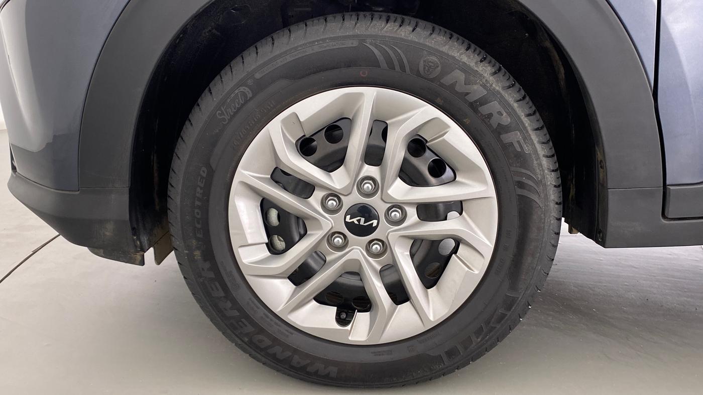 2022 KIA CARENS PRESTIGE 1.4G MT 7STR, Petrol, Manual, 1,931 km, Left Front Wheel
