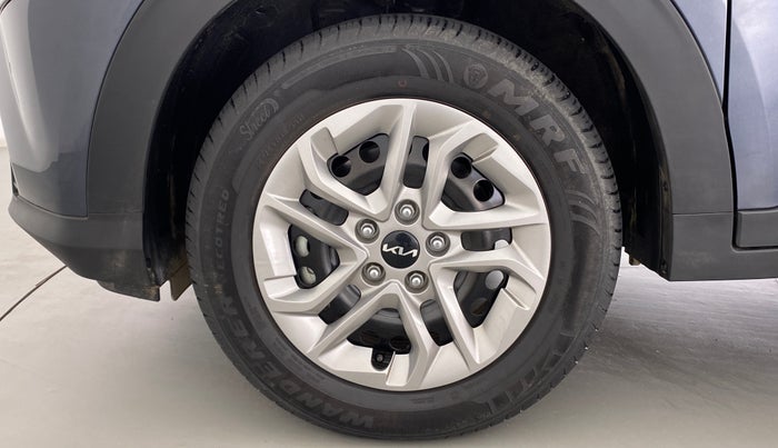 2022 KIA CARENS PRESTIGE 1.4G MT 7STR, Petrol, Manual, 1,931 km, Left Front Wheel