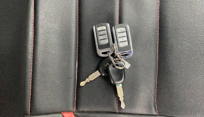 2017 Maruti Alto 800 LXI, Petrol, Manual, 40,170 km, Key Close Up