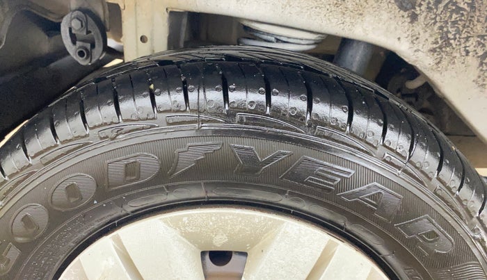 2017 Maruti Alto 800 LXI, Petrol, Manual, 40,170 km, Right Rear Tyre Tread