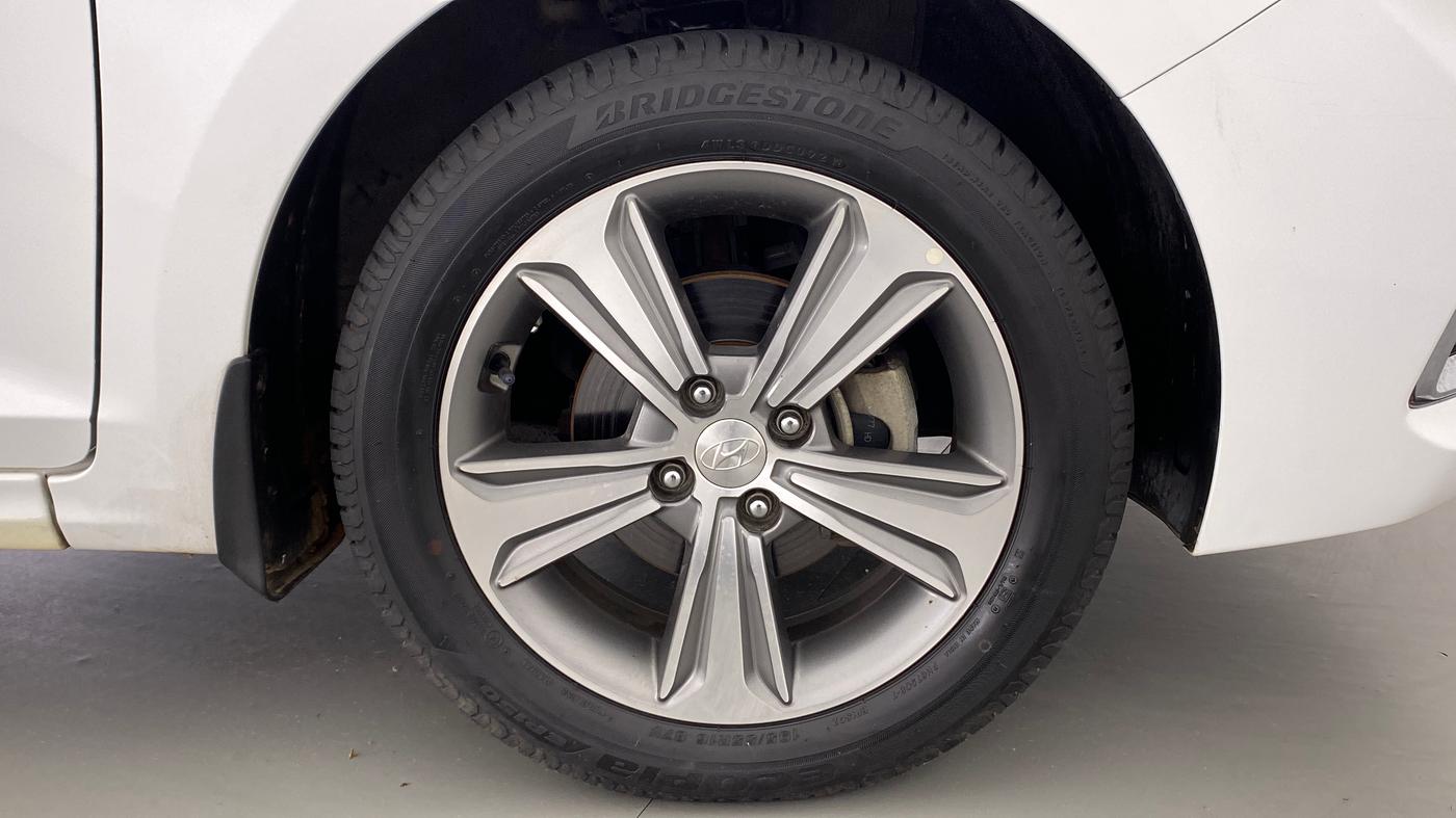 2018 Hyundai Verna 1.6 SX VTVT, Petrol, Manual, 49,112 km, Right Front Wheel