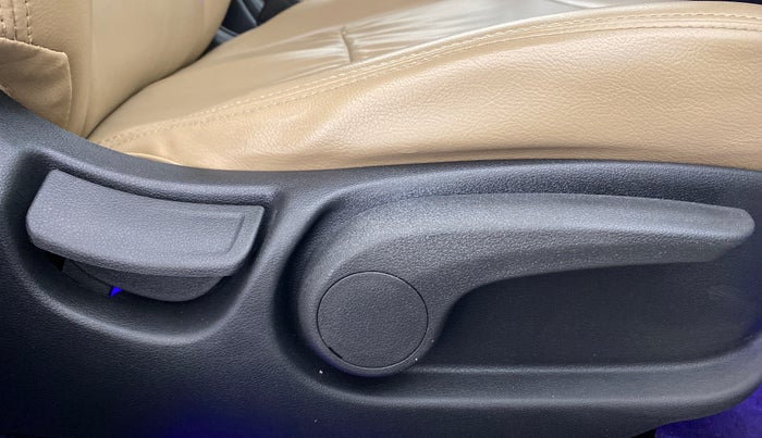 2018 Hyundai Verna 1.6 SX VTVT, Petrol, Manual, 49,112 km, Driver Side Adjustment Panel