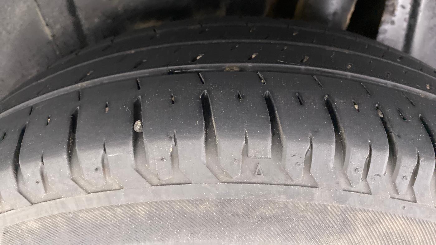 2020 Maruti XL6 ZETA SHVS, Petrol, Manual, 25,387 km, Left Rear Tyre Tread