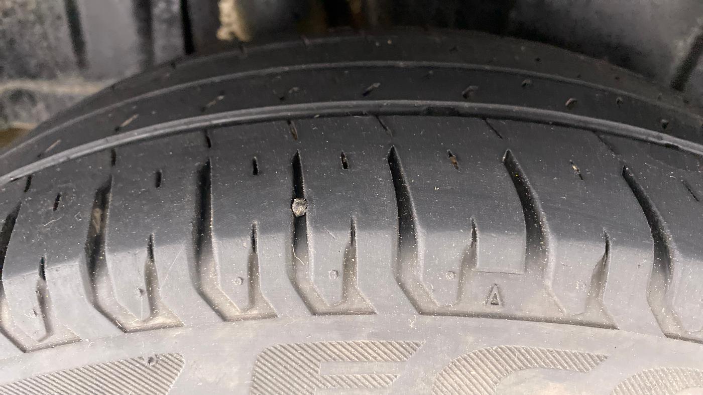 2020 Maruti XL6 ZETA SHVS, Petrol, Manual, 25,387 km, Right Rear Tyre Tread