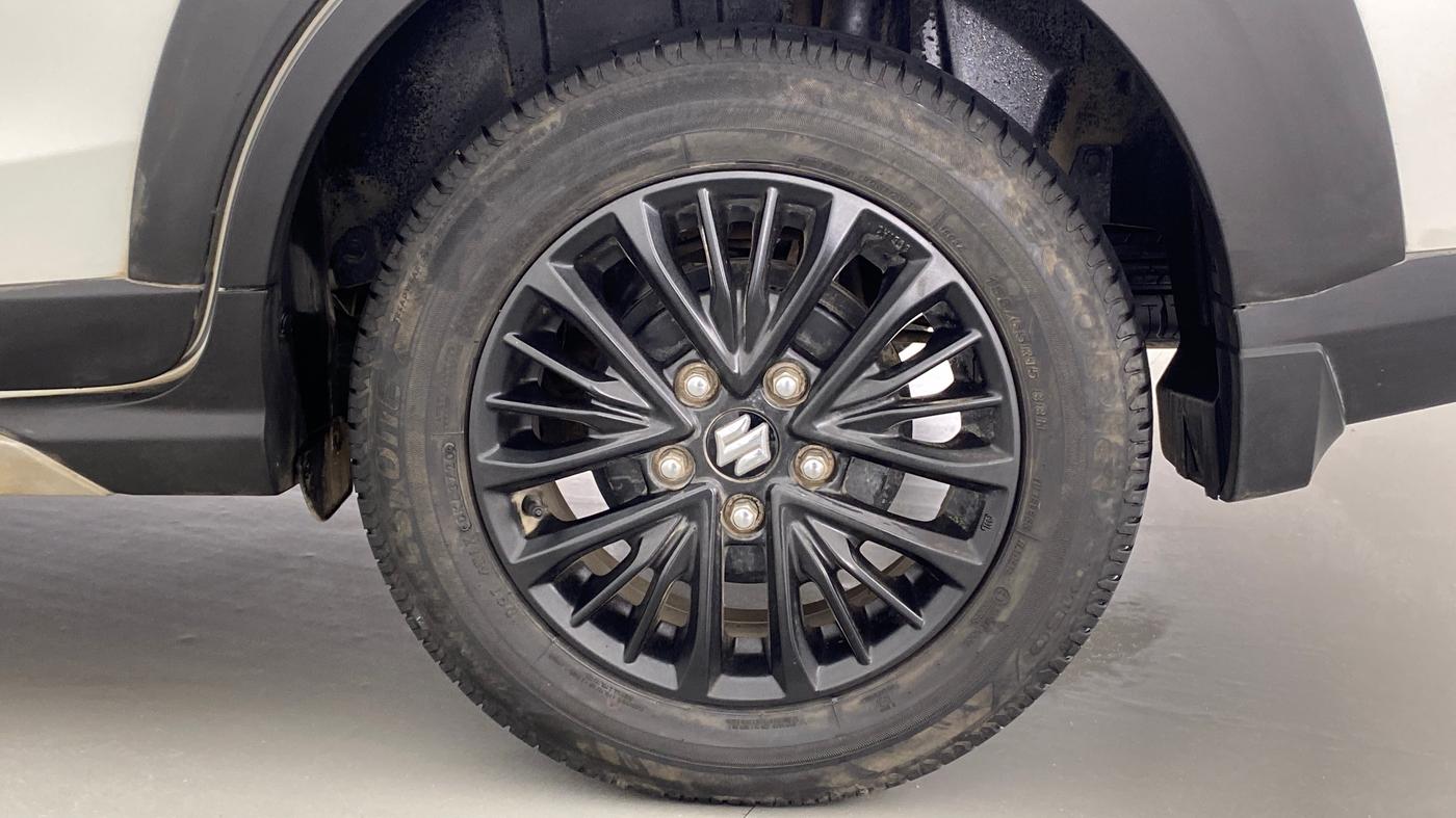 2020 Maruti XL6 ZETA SHVS, Petrol, Manual, 25,387 km, Left Rear Wheel
