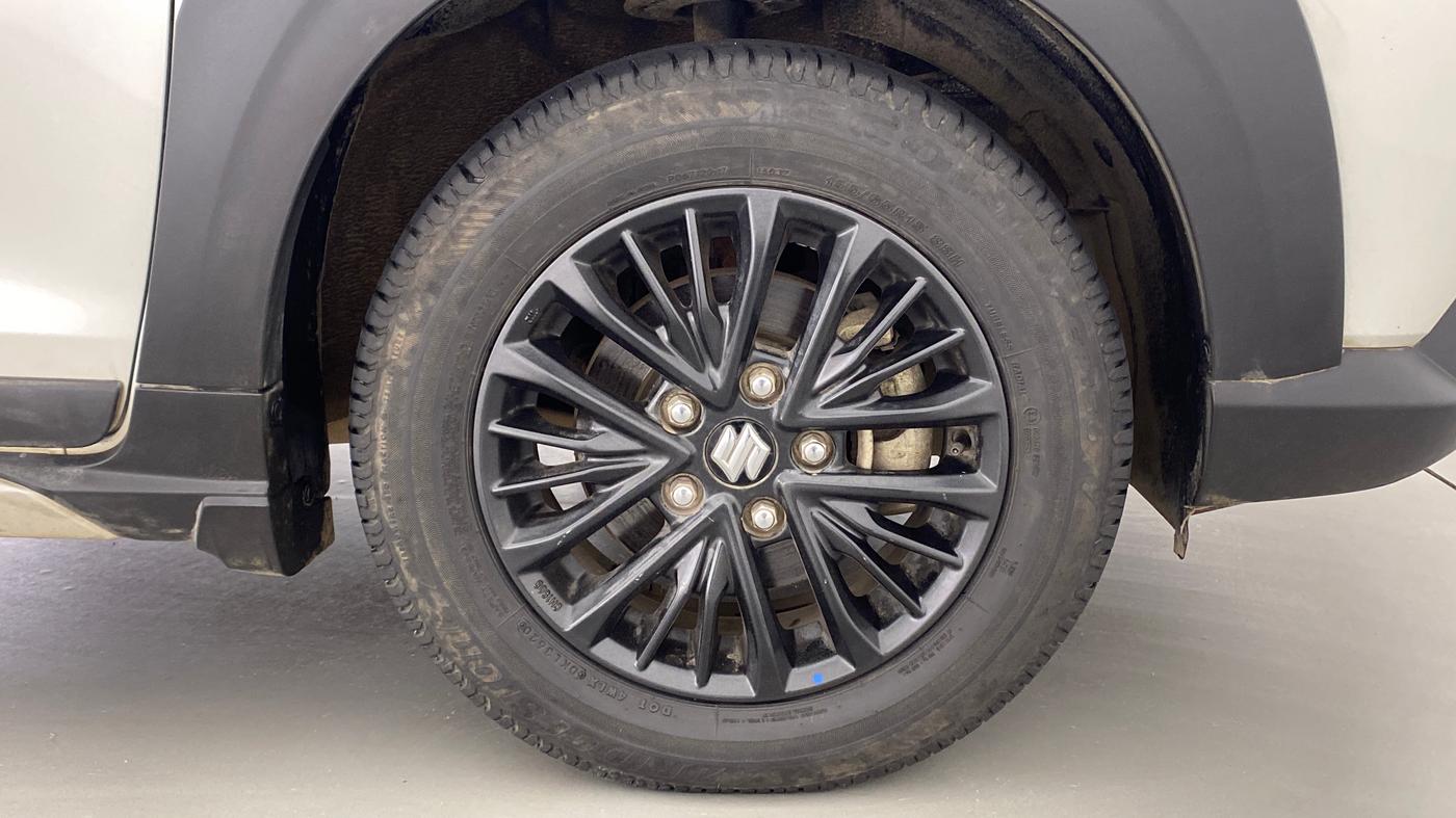 2020 Maruti XL6 ZETA SHVS, Petrol, Manual, 25,387 km, Right Front Wheel