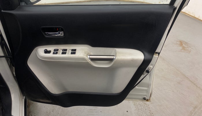 2018 Maruti IGNIS ALPHA 1.2, Petrol, Manual, 1,27,458 km, Driver Side Door Panels Control