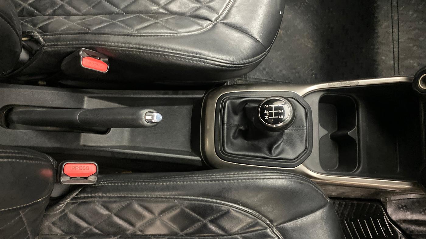 2018 Maruti IGNIS ALPHA 1.2, Petrol, Manual, 1,27,486 km, Gear Lever