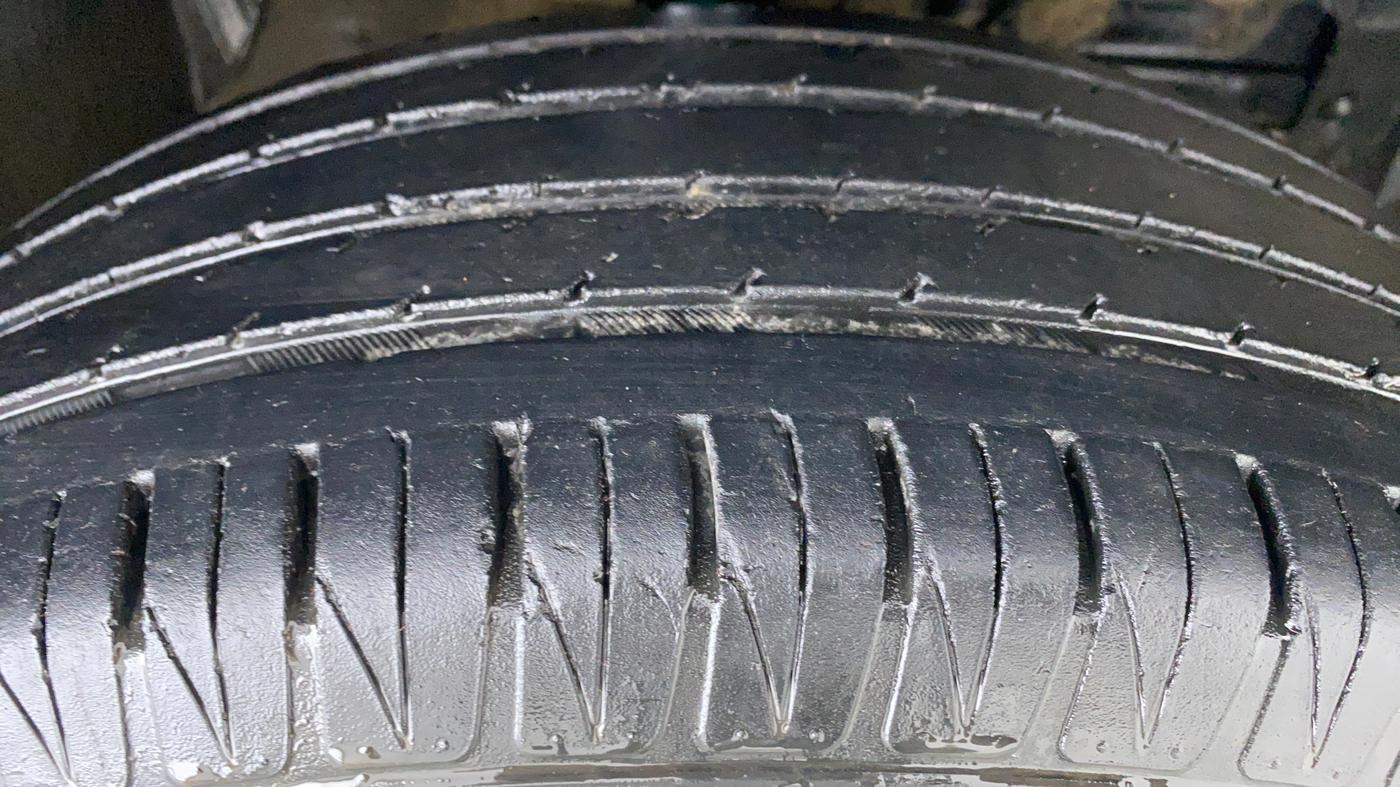 2019 Maruti Vitara Brezza ZDI + AMT, Diesel, Automatic, 30,309 km, Right Front Tyre Tread