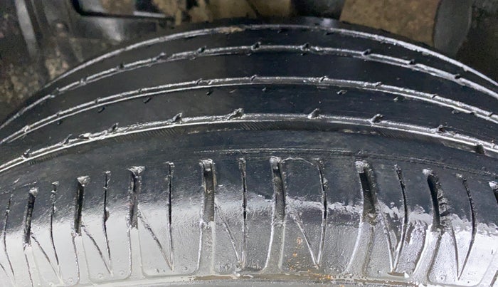 2019 Maruti Vitara Brezza ZDI + AMT, Diesel, Automatic, 30,309 km, Left Front Tyre Tread