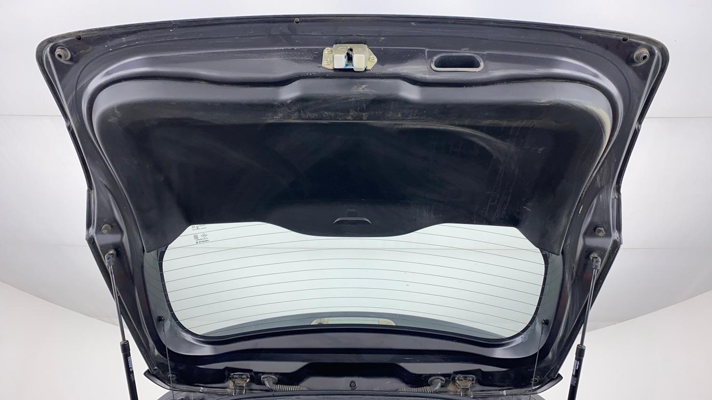 2019 Maruti Vitara Brezza ZDI + AMT, Diesel, Automatic, 30,309 km, Boot Door Open