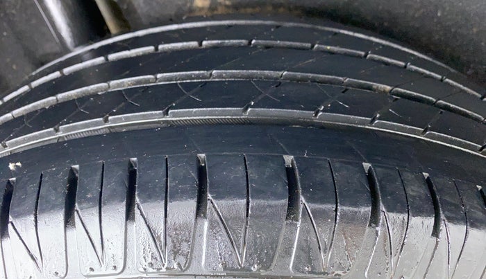 2019 Maruti Vitara Brezza ZDI + AMT, Diesel, Automatic, 30,309 km, Right Rear Tyre Tread