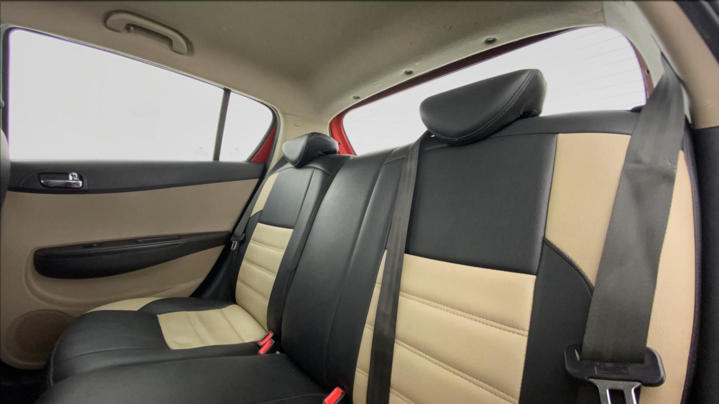 2013 Hyundai i20 SPORTZ 1.2 VTVT, Petrol, Manual, 61,664 km, Right Side Rear Door Cabin