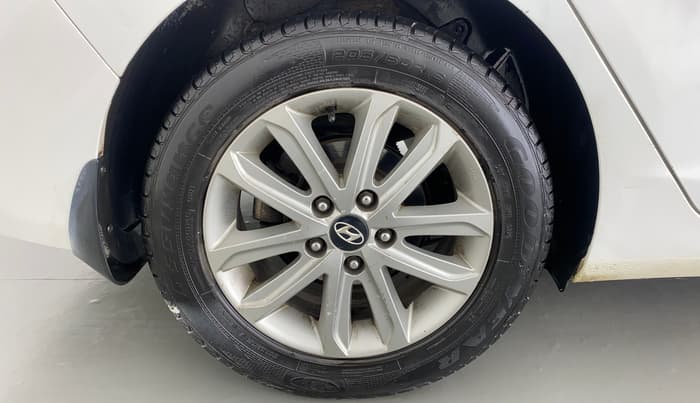 2015 Hyundai New Elantra SX 1.8 MT, Petrol, Manual, 96,832 km, Right Rear Wheel