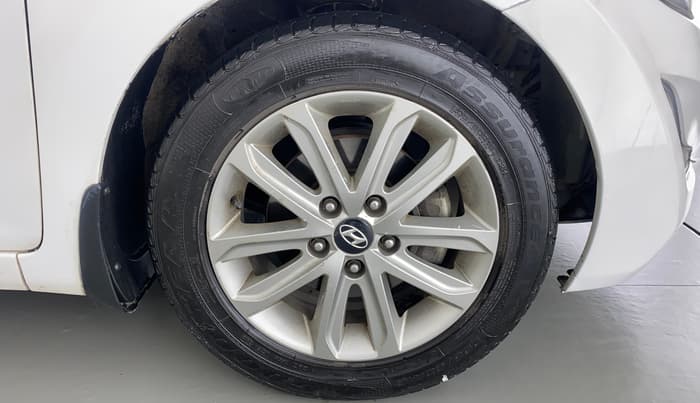 2015 Hyundai New Elantra SX 1.8 MT, Petrol, Manual, 96,832 km, Right Front Wheel