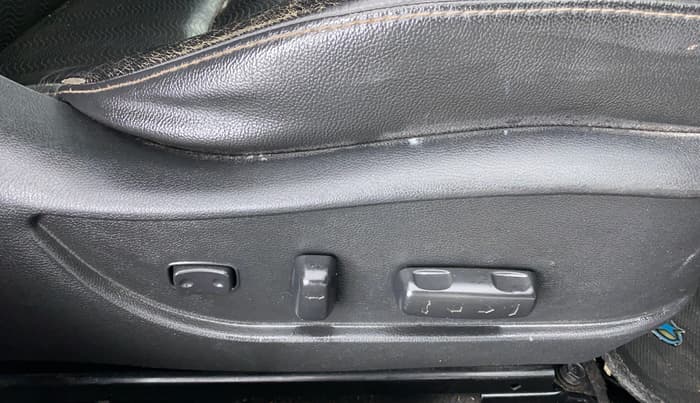 2015 Hyundai New Elantra SX 1.8 MT, Petrol, Manual, 96,832 km, Driver Side Adjustment Panel