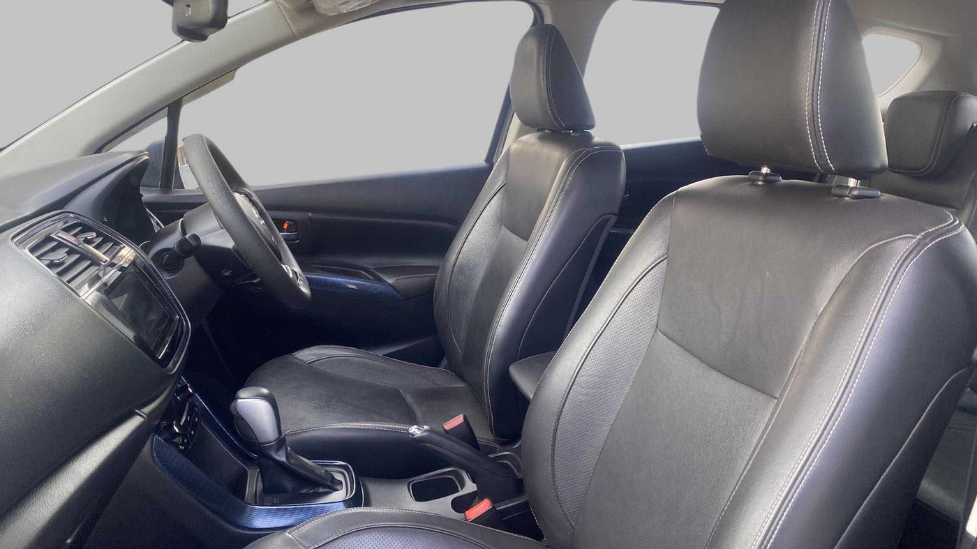 2020 Maruti S Cross ALPHA AT SMART HYBRID, Petrol, Automatic, 29,708 km, Right Side Front Door Cabin