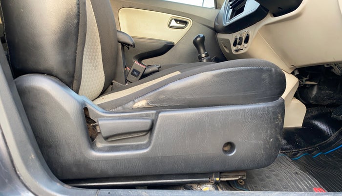 2019 Maruti Alto LXI, Petrol, Manual, 86,237 km, Driver Side Adjustment Panel