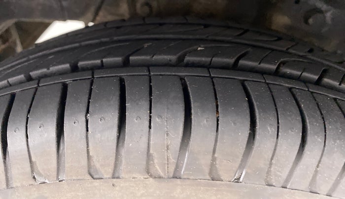 2017 Hyundai Eon ERA PLUS, Petrol, Manual, 53,240 km, Right Rear Tyre Tread