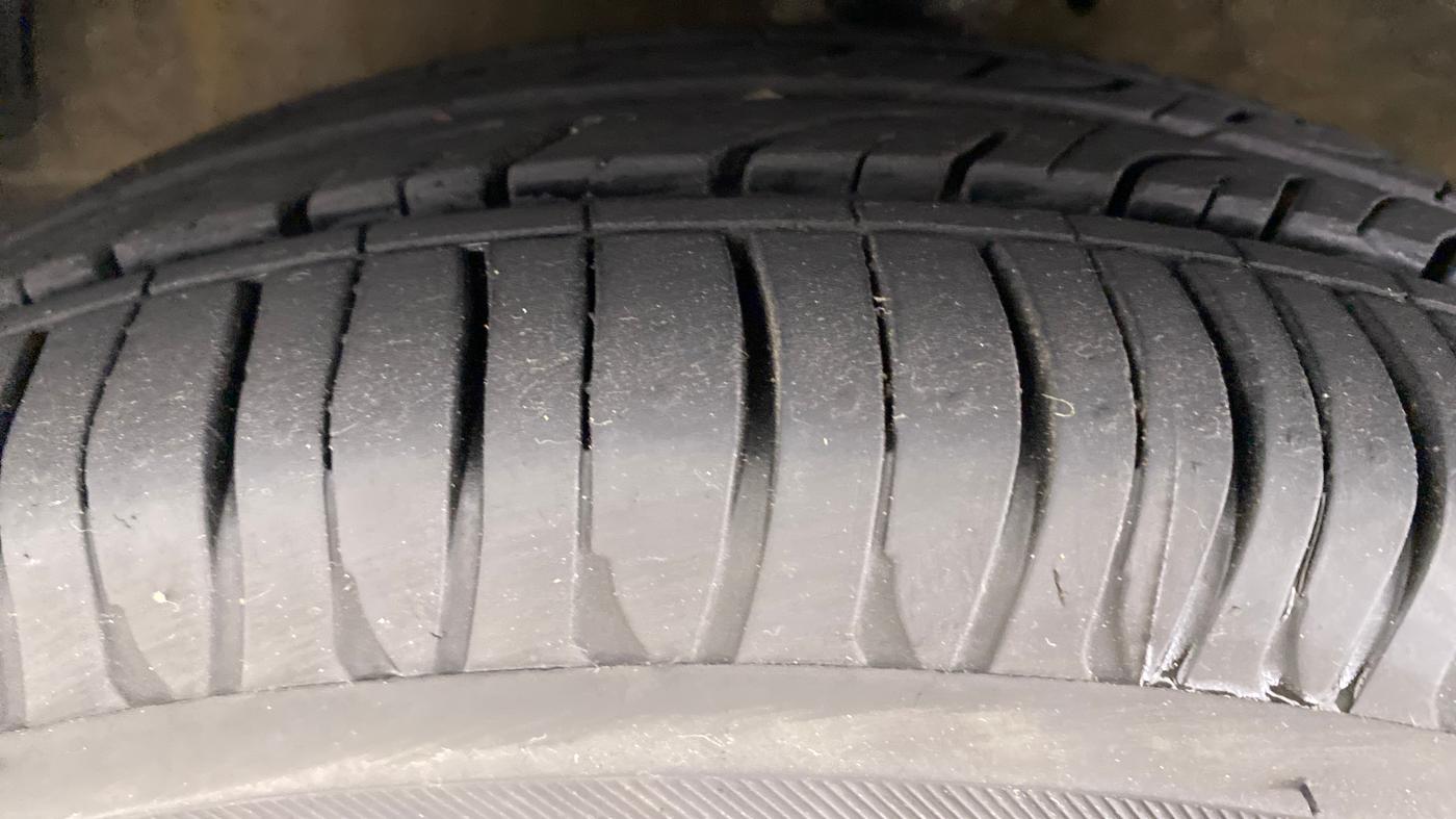 2017 Hyundai Eon ERA PLUS, Petrol, Manual, 53,240 km, Left Front Tyre Tread