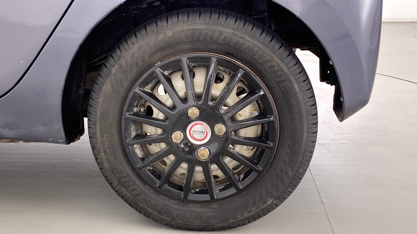 2017 Hyundai Eon ERA PLUS, Petrol, Manual, 53,240 km, Left Rear Wheel