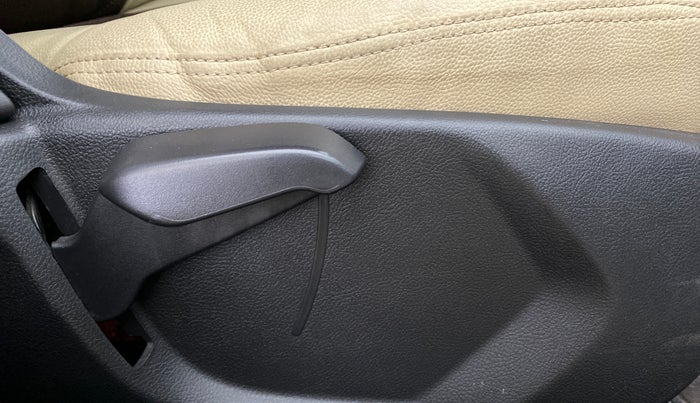 2020 Ford FREESTYLE TITANIUM 1.2 TI-VCT MT, Petrol, Manual, 32,850 km, Driver Side Adjustment Panel