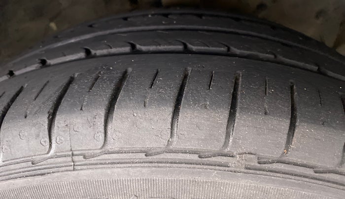 2020 Ford FREESTYLE TITANIUM 1.2 TI-VCT MT, Petrol, Manual, 32,850 km, Right Front Tyre Tread