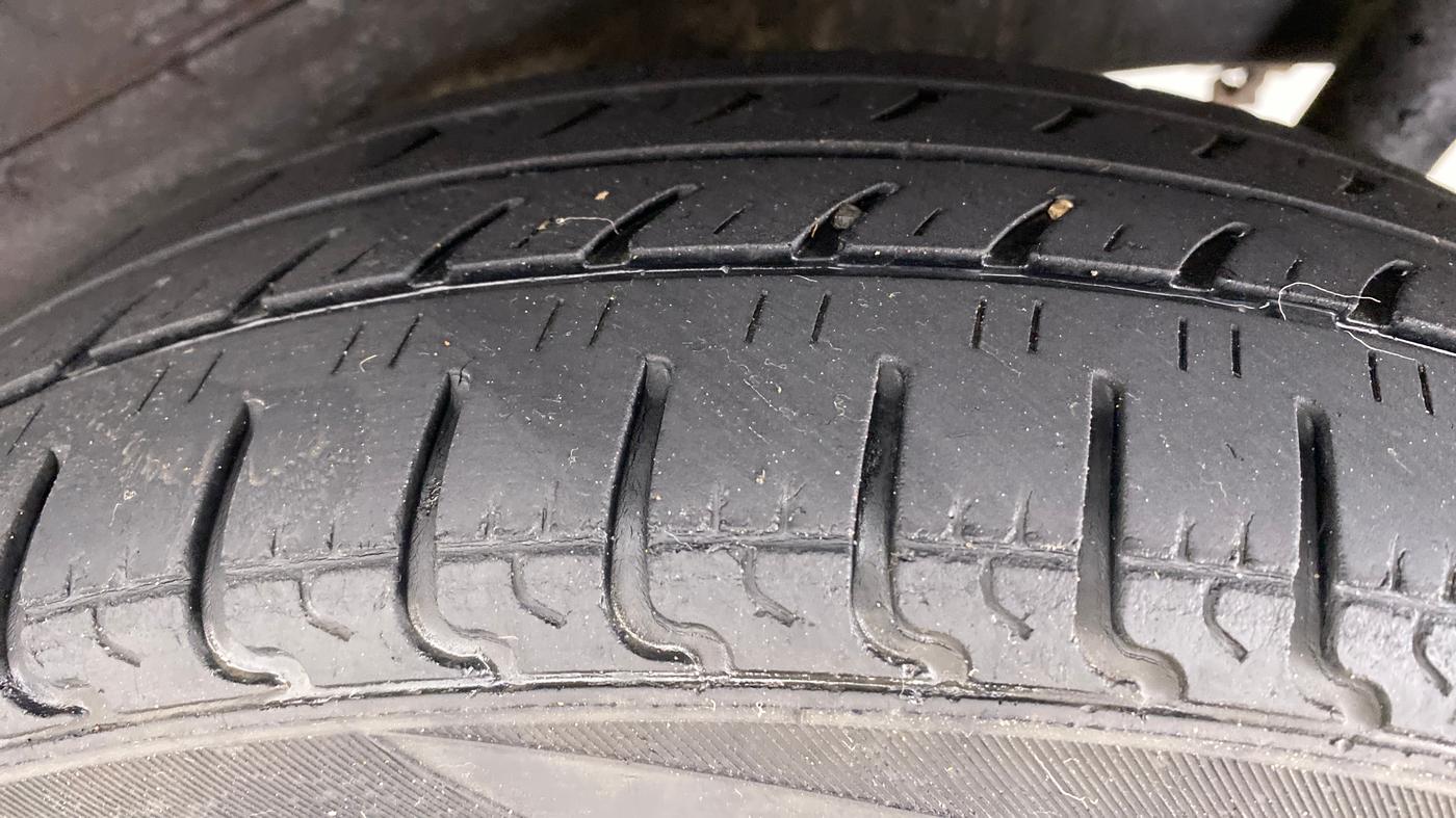 2018 Maruti Wagon R 1.0 VXI, Petrol, Manual, 30,971 km, Left Rear Tyre Tread